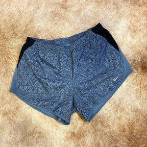 NIKE Dri-FIT Tempo Running Short (S)